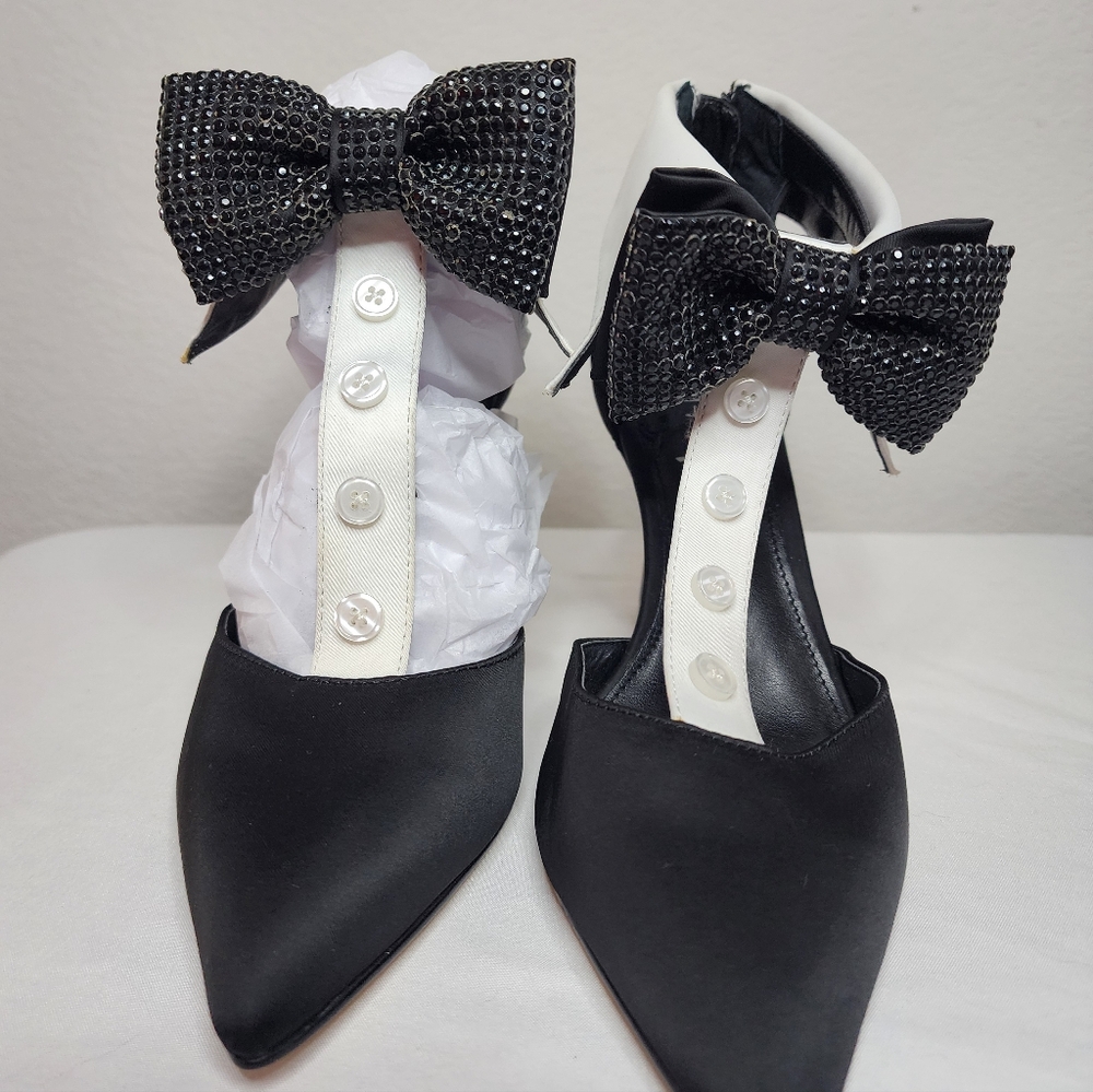 NWOT Katy Perry "Adella" Pointed Toe Pump In Black Size 6.5US
